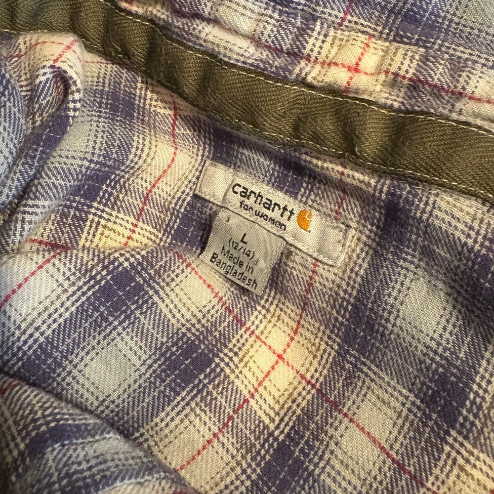 🪶 Carhartt‎ Women’s Plaid Button-Up Shirt (Size L) - Picture 2 of 9